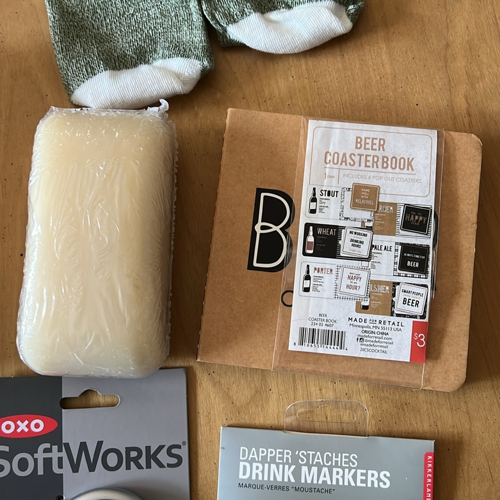 Beer-lover themed bundle (no beverages included) NEW - Picture 6 of 7